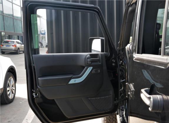 牧马人 2017款 3.6L Rubicon 四门舒享版 车厢座椅   前门板