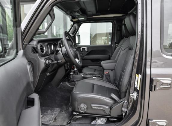 牧马人 2019款 2.0T Sahara 四门电动敞篷版 国VI 车厢座椅   前排空间