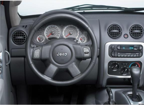 自由人 2004款 3.7L 中控类   驾驶位