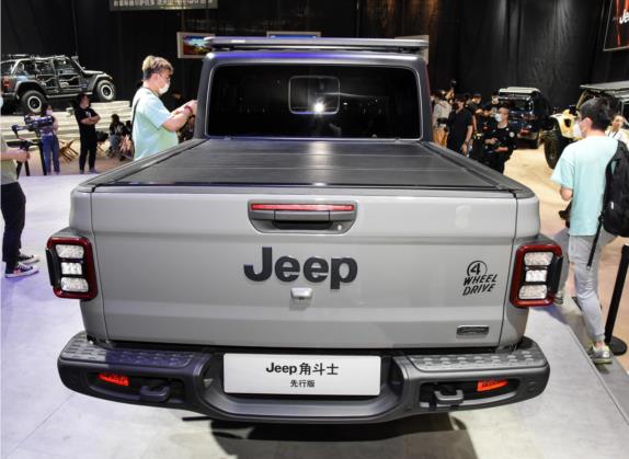 角斗士 2022款 3.6L 先行版 外观   正后