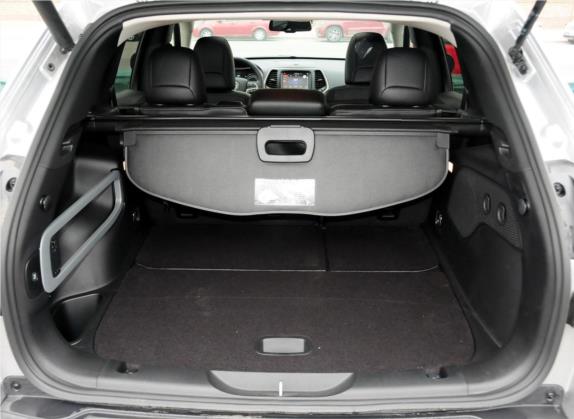 自由光(进口) 2014款 2.4L 豪华版 车厢座椅   后备厢