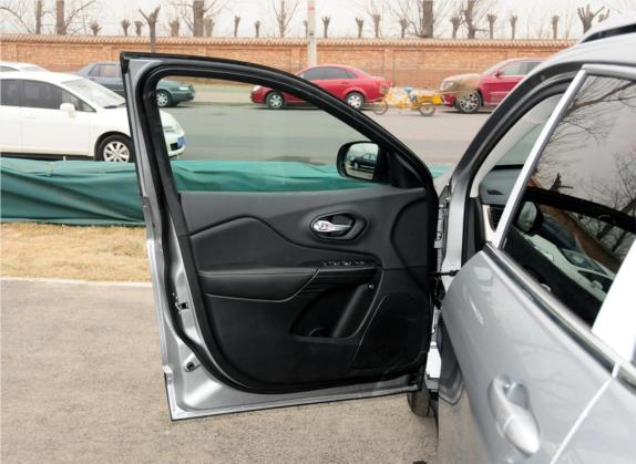 自由光(进口) 2014款 2.4L 豪华版 车厢座椅   前门板