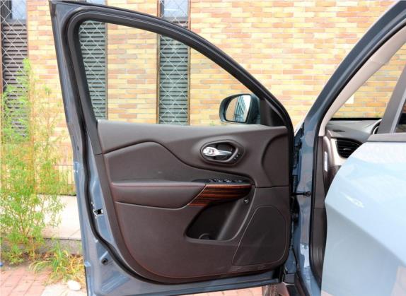 自由光(进口) 2014款 2.4L 高性能版 车厢座椅   前门板
