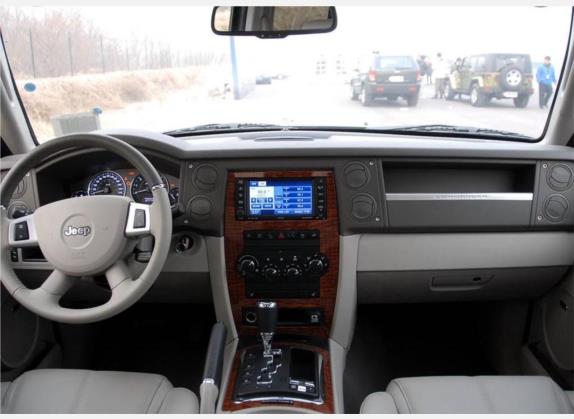 指挥官经典 2008款 5.7 HEMI 中控类   中控全图