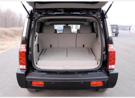 指挥官经典 2008款 5.7 HEMI 车厢座椅   后备厢