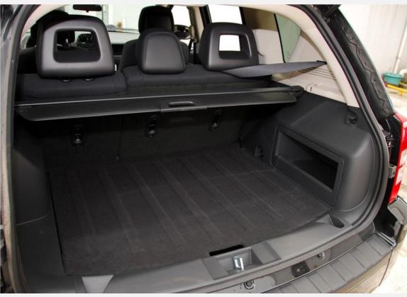 指南者(进口) 2010款 2.4L 四驱运动版 车厢座椅   后备厢