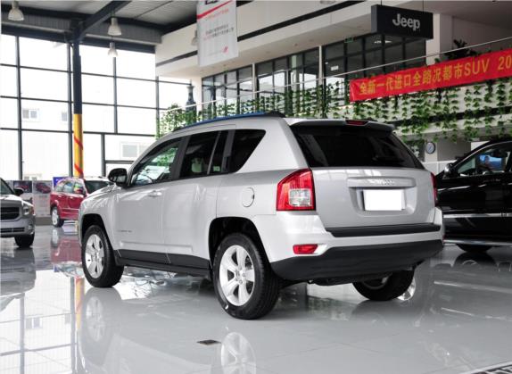 指南者(进口) 2011款 2.4L 四驱运动版 外观   斜后