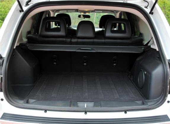 指南者(进口) 2011款 2.4L 四驱豪华导航版 车厢座椅   后备厢