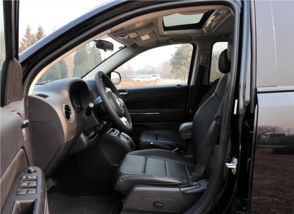 指南者(进口) 2012款 2.0L 两驱豪华版 车厢座椅   前排空间