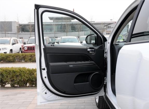 指南者(进口) 2013款 2.0L 两驱豪华版 车厢座椅   前门板