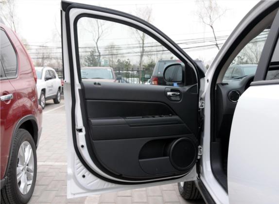 指南者(进口) 2013款 2.4L 四驱运动版 车厢座椅   前门板