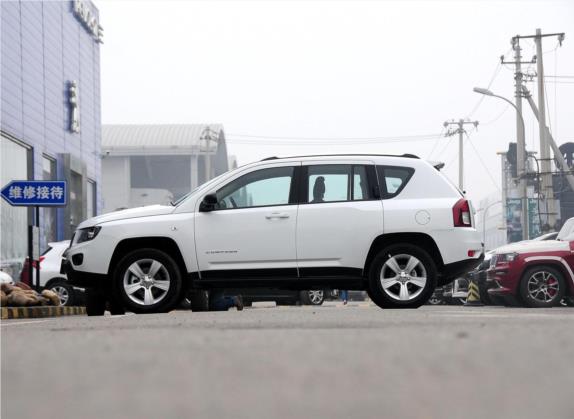 指南者(进口) 2014款 2.0L 两驱运动版 外观   正侧