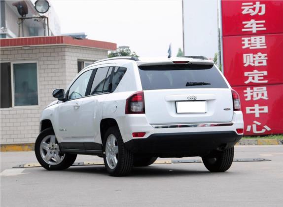 指南者(进口) 2014款 2.0L 两驱都市版 外观   斜后