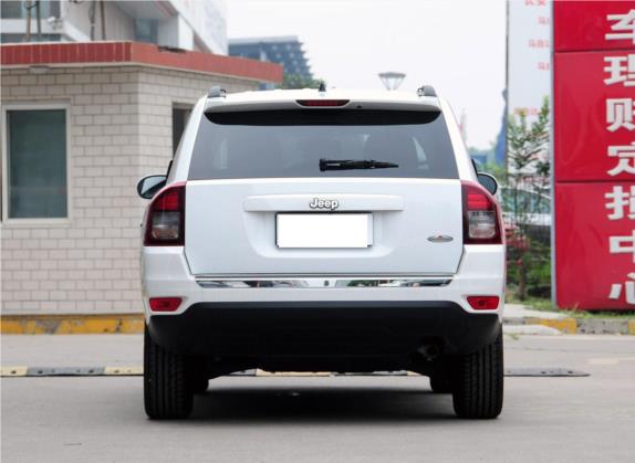 指南者(进口) 2014款 2.0L 两驱都市版 外观   正后