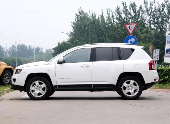 指南者(进口) 2014款 2.0L 两驱都市版 外观   正侧