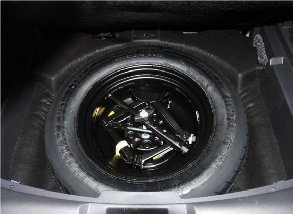 指南者(进口) 2014款 2.0L 两驱豪华版 其他细节类   备胎