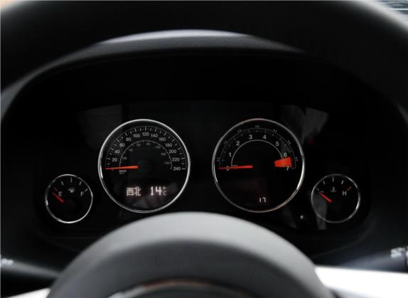 指南者(进口) 2014款 2.0L 两驱豪华版 中控类   仪表盘