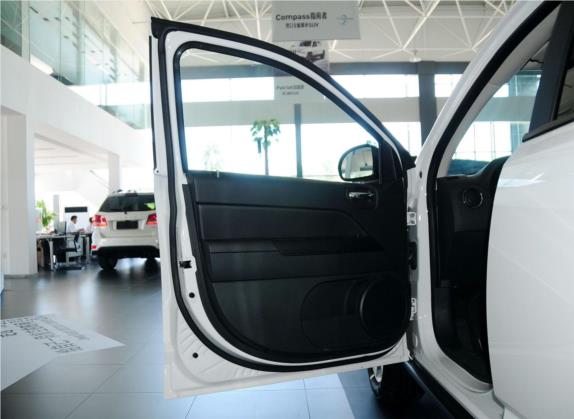 指南者(进口) 2014款 2.4L 四驱运动版 车厢座椅   前门板