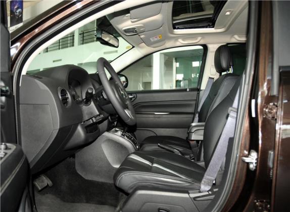 指南者(进口) 2014款 改款 2.0L 两驱精英版 车厢座椅   前排空间