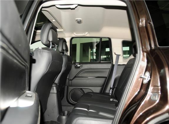 指南者(进口) 2014款 改款 2.0L 两驱精英版 车厢座椅   后排空间