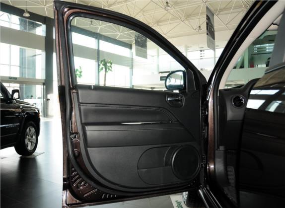指南者(进口) 2014款 改款 2.0L 两驱精英版 车厢座椅   前门板
