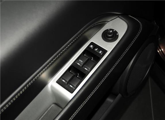 指南者(进口) 2014款 改款 2.0L 两驱精英版 车厢座椅   门窗控制