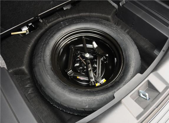 指南者(进口) 2014款 改款 2.4L 四驱舒适版 其他细节类   备胎