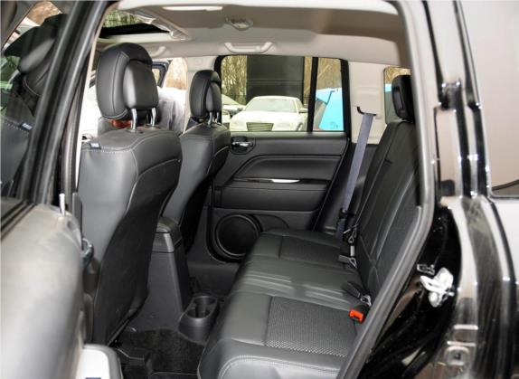 指南者(进口) 2014款 改款 2.4L 四驱舒适版 车厢座椅   后排空间