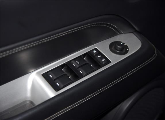 指南者(进口) 2015款 2.0L 两驱豪华版 车厢座椅   门窗控制