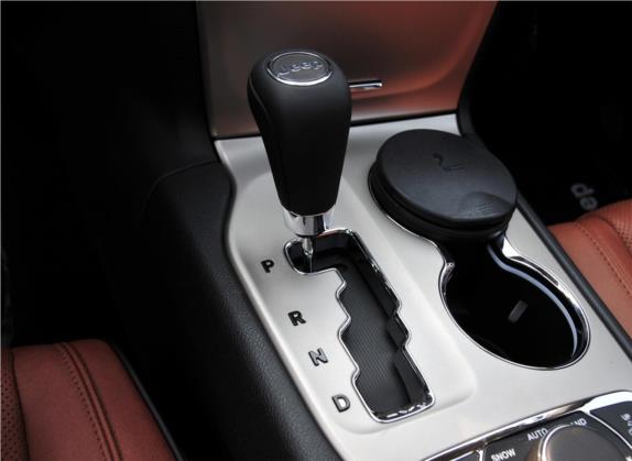 大切诺基(进口) 2011款 3.6L 旗舰版 中控类   挡把