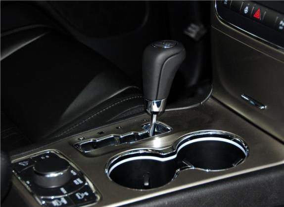 大切诺基(进口) 2012款 3.6L 旗舰导航版 中控类   挡把