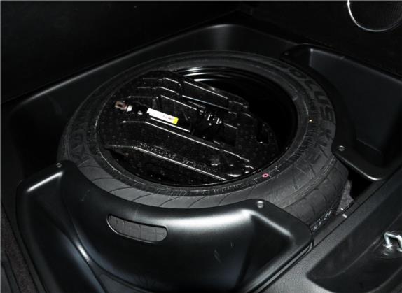 大切诺基(进口) 2012款 5.7L 旗舰导航版 其他细节类   备胎