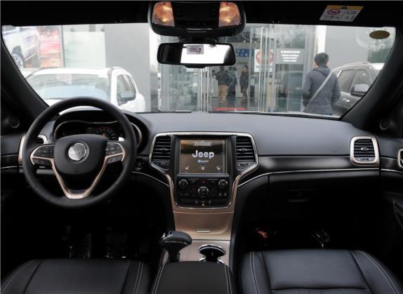大切诺基(进口) 2014款 3.0L 舒享导航版 中控类   中控全图