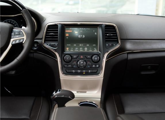 大切诺基(进口) 2014款 3.0L 旗舰尊悦版 中控类   中控台