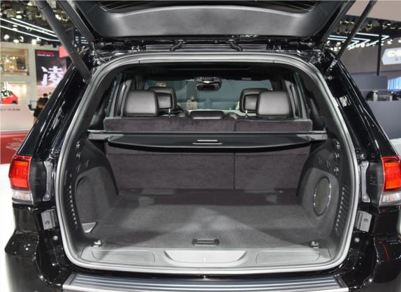 大切诺基(进口) 2021款 3.0L 80周年纪念版 车厢座椅   后备厢