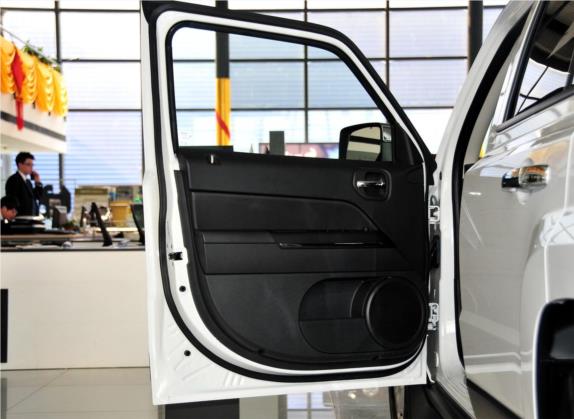 自由客 2012款 2.4 豪华版 车厢座椅   前门板
