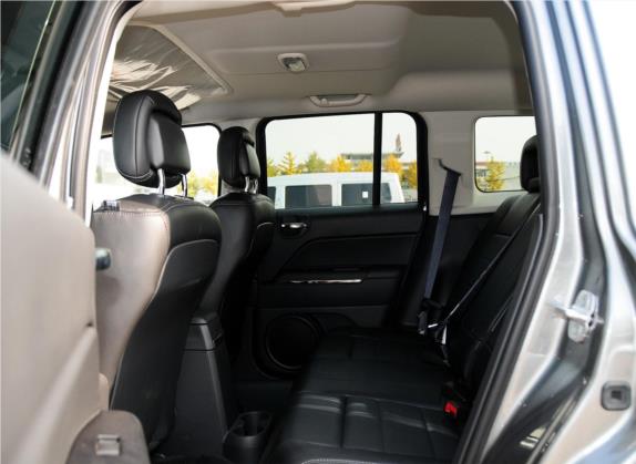 自由客 2013款 2.4 豪华导航版 车厢座椅   后排空间