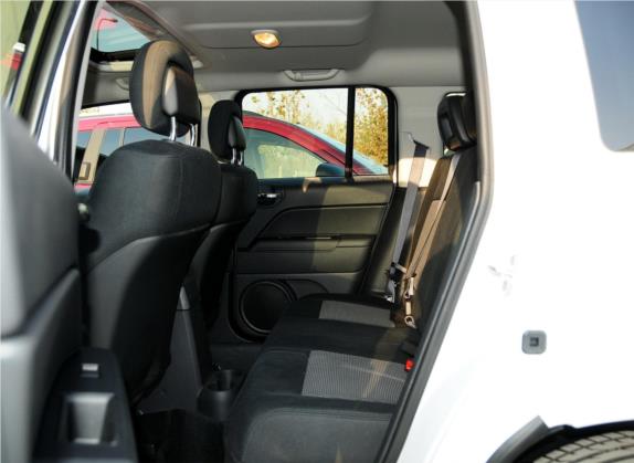 自由客 2013款 2.4 运动版 车厢座椅   后排空间