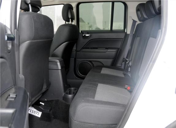 自由客 2014款 2.0L 运动增强版 车厢座椅   后排空间