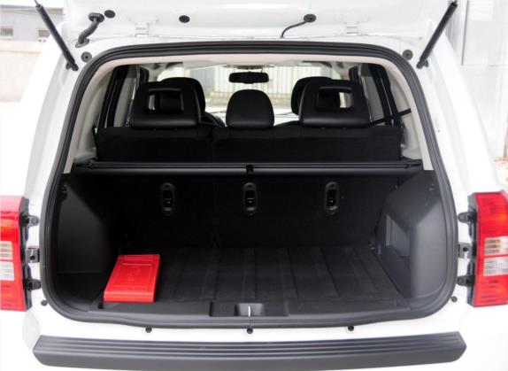 自由客 2014款 2.0L 运动增强版 车厢座椅   后备厢