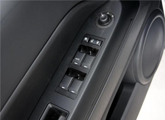 自由客 2014款 2.0L 运动增强版 车厢座椅   门窗控制