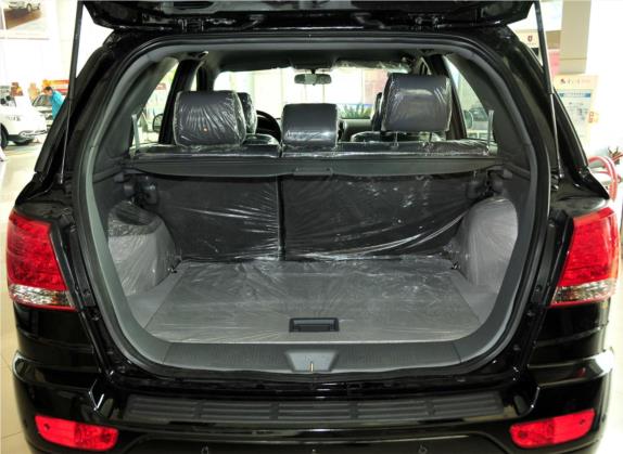 金杯S50 2011款 2.4L 自动四驱舒适型 车厢座椅   后备厢