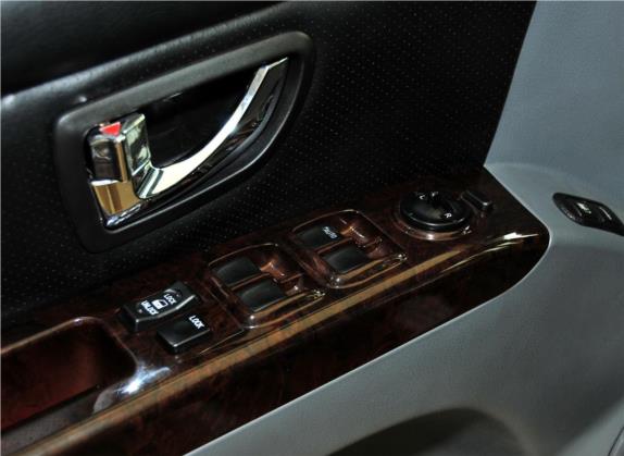 金杯S50 2011款 2.4L 自动四驱舒适型 车厢座椅   门窗控制