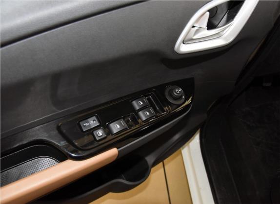 金杯F50 2017款 1.6L 手动舒适型 车厢座椅   门窗控制