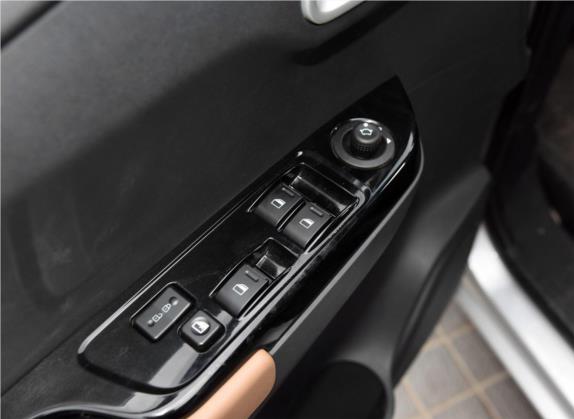 金杯F50 2018款 1.6L 手动经济型 国V 车厢座椅   门窗控制