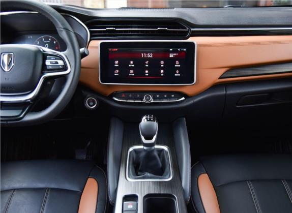 观境 2019款 1.5T 手动智联型 中控类   中控台