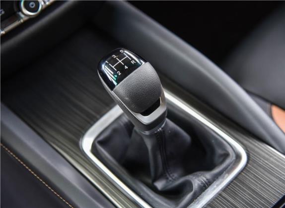 观境 2019款 1.5T 手动智联型 中控类   挡把