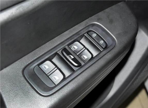 观境 2019款 1.6L 手动领先型 车厢座椅   门窗控制