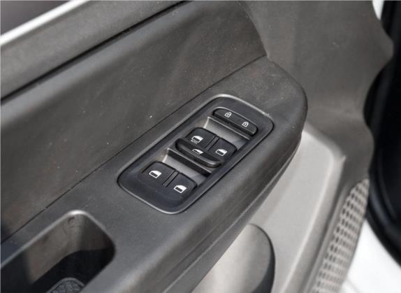 观境 2019款 1.5T 手动领先型 车厢座椅   门窗控制