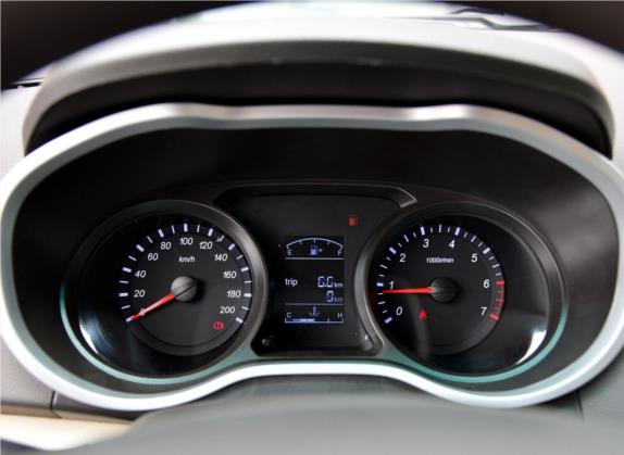 华晨金杯750 2015款 1.5L 舒适型 中控类   仪表盘